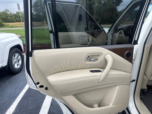 Used 2017 INFINITI QX80 4WD w/ Driver Assistance Package image 23