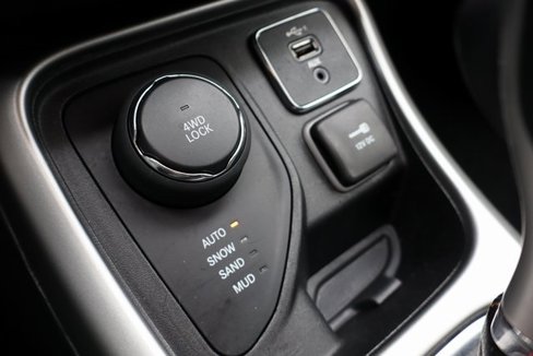 Used 2019 Jeep Compass Latitude w/ Cold Weather Group image 21