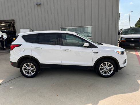 Used 2019 Ford Escape SE image 9