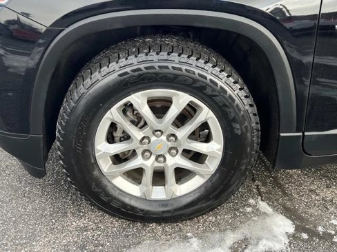Used 2021 Chevrolet Traverse LS image 29