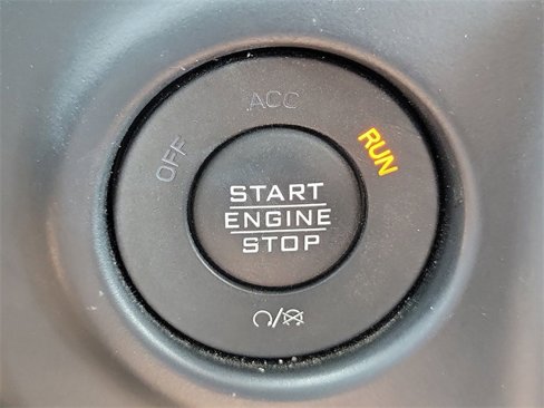 Used 2023 Jeep Gladiator Sport image 16
