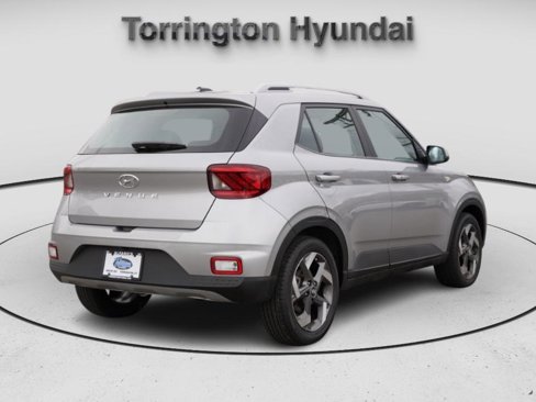 Certified 2024 Hyundai Venue SEL image 6