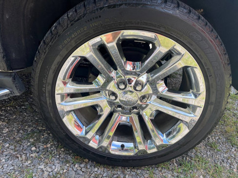 Used 2017 GMC Yukon SLT w/ Premium Edition image 15