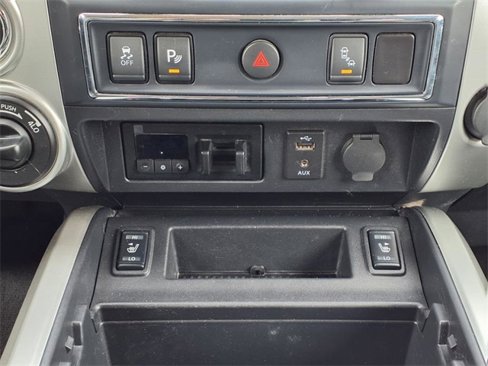 Used 2017 Nissan Titan SL w/ Chrome Package image 27