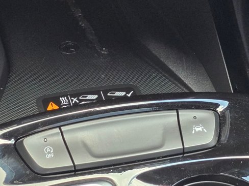 Used 2024 Chevrolet Trax RS w/ Sunroof Package image 9
