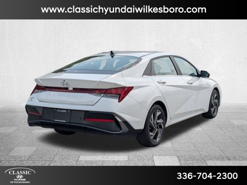 Used 2024 Hyundai Elantra Limited image 5