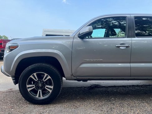 Used 2019 Toyota Tacoma TRD Sport image 29