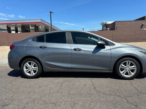 Used 2018 Chevrolet Cruze LT w/ Convenience Package image 3