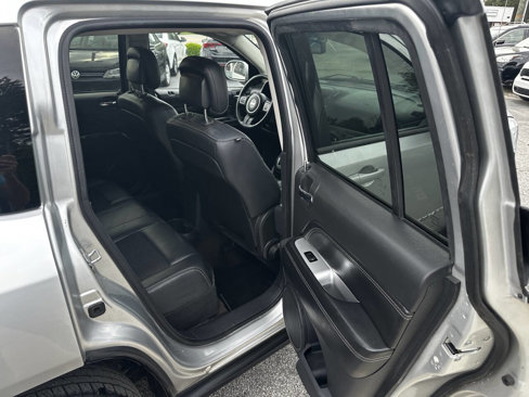 Used 2014 Jeep Compass Latitude image 16