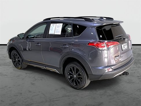 Used 2018 Toyota RAV4 XLE image 2