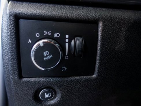 Used 2019 Jeep Grand Cherokee Altitude image 27