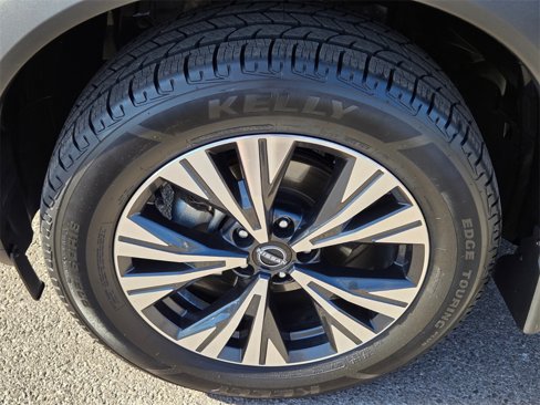 Used 2023 Nissan Rogue SV image 11