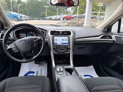 Used 2019 Ford Fusion SE image 12