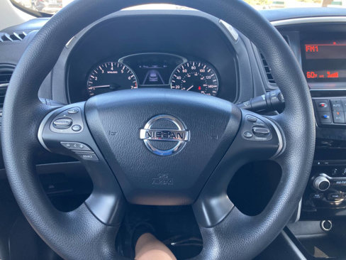 Used 2014 Nissan Pathfinder S image 12