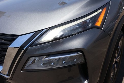 Used 2023 Nissan Rogue SV image 10