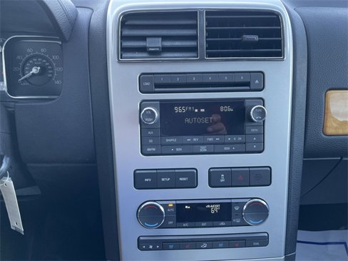 Used 2010 Lincoln MKX 2WD image 23