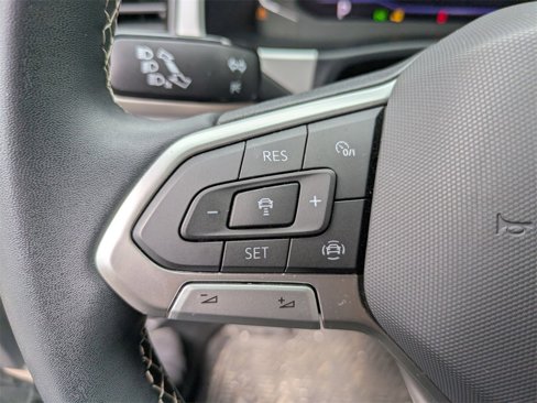 Used 2022 Volkswagen Atlas Cross Sport SE image 18