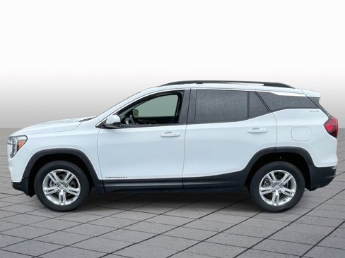 Used 2023 GMC Terrain SLE w/ Driver Convenience Package image 4