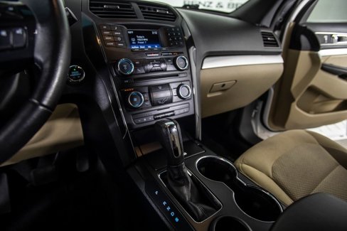Used 2016 Ford Explorer XLT image 30