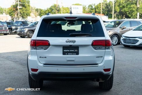 Used 2021 Jeep Grand Cherokee Limited image 7