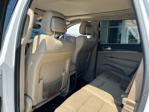 Used 2017 Jeep Grand Cherokee Limited w/ Luxury Group II image 17