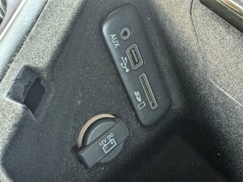 Used 2016 Dodge Challenger SXT image 29