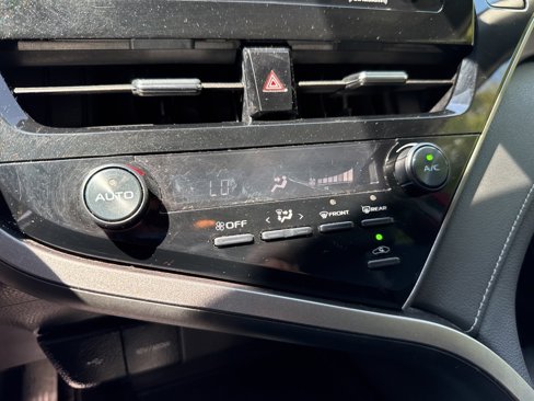 Used 2021 Toyota Camry SE image 29