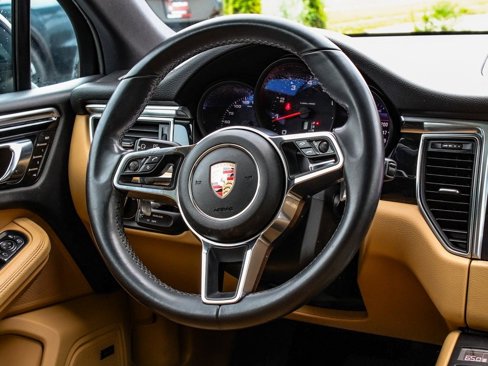Used 2018 Porsche Macan image 25