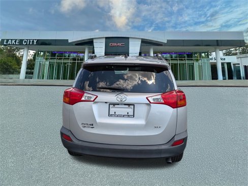 Used 2013 Toyota RAV4 XLE image 4