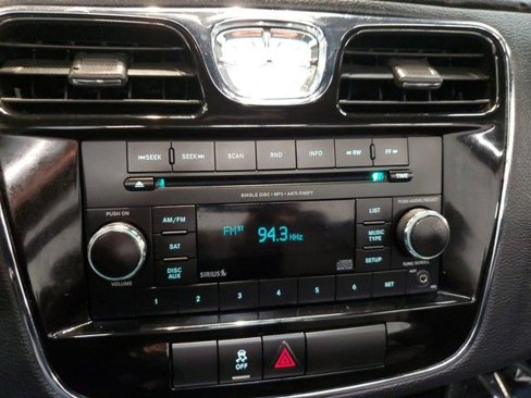Used 2013 Chrysler 200 Touring image 27