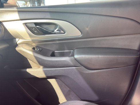 Used 2018 Chevrolet Traverse LT image 24