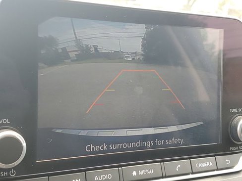 Used 2023 Nissan Rogue SV image 16