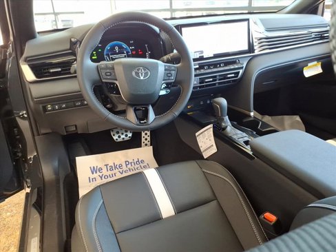 New 2025 Toyota Camry SE image 15