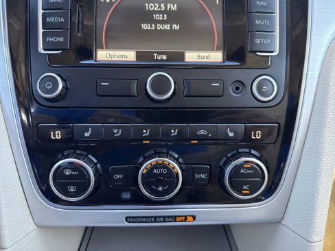 Used 2012 Volkswagen Passat TDI SE image 21
