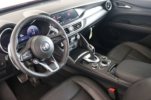 Used 2024 Alfa Romeo Stelvio Sprint image 14