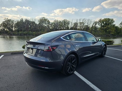 Used 2018 Tesla Model 3 Long Range image 9