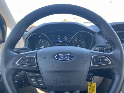 Used 2017 Ford Focus SE w/ Cold Weather Package image 15