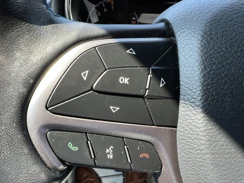 Used 2020 Jeep Grand Cherokee Laredo image 43
