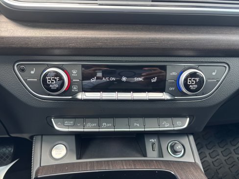 Certified 2025 Audi Q5 2.0T Premium Plus image 18