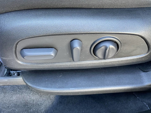 Used 2023 Chevrolet Traverse LT w/ Rear Camera Mirror Package image 16