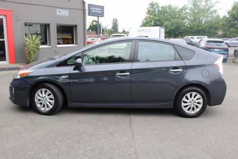 Used 2014 Toyota Prius Plug-In Hybrid image 7