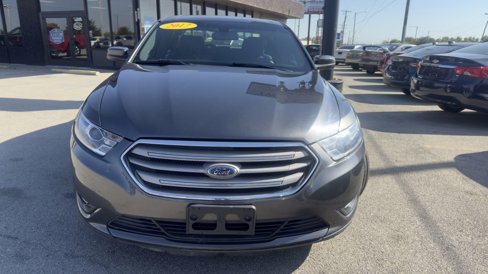 Used 2017 Ford Taurus SEL image 2