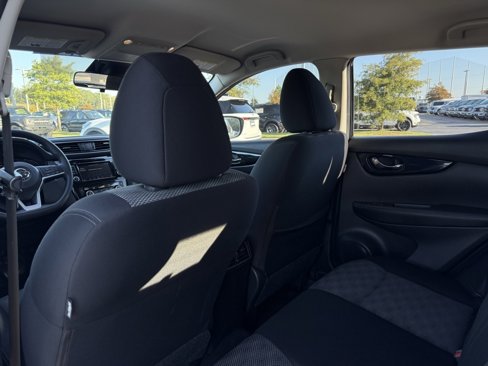 Used 2020 Nissan Rogue Sport SV image 24