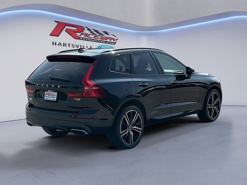 Used 2020 Volvo XC60 T5 R-Design image 4