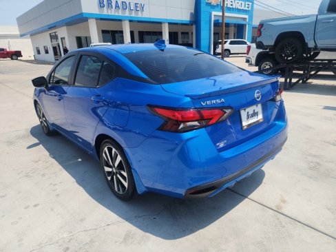 Used 2022 Nissan Versa SR image 6