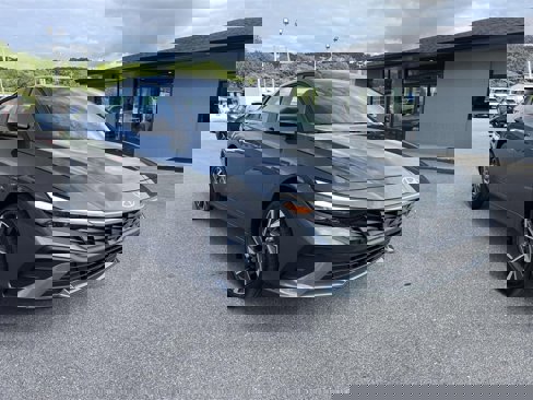 New 2025 Hyundai Elantra Sport image 4