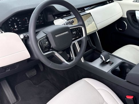 New 2024 Land Rover Discovery Sport S image 32
