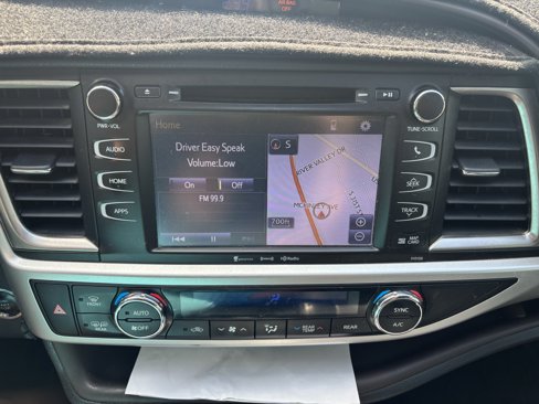 Used 2016 Toyota Highlander XLE image 11