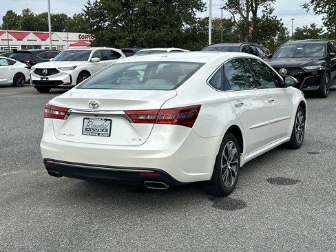 Used 2018 Toyota Avalon XLE Premium image 4