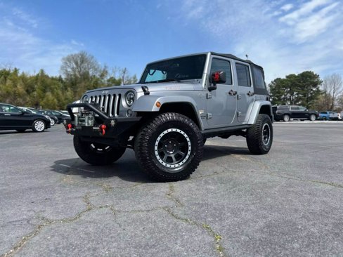 Used 2015 Jeep Wrangler Unlimited Sahara w/ Connectivity Group image 2